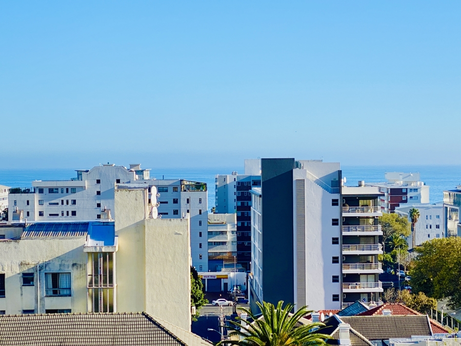 2 Bedroom Property for Sale in Sea Point Western Cape